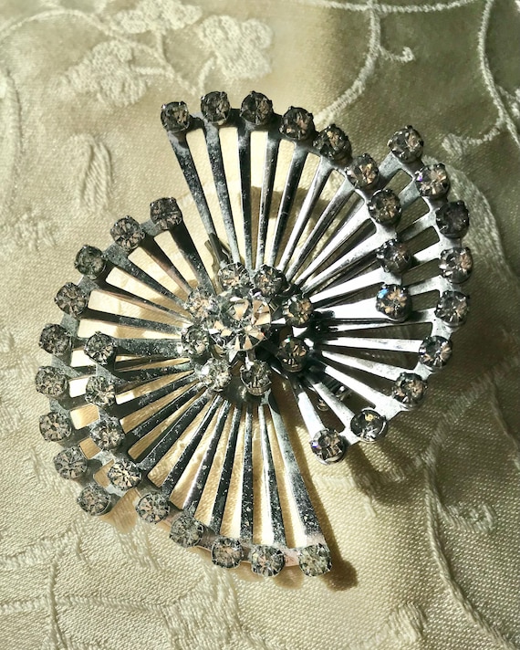 Vintage Coro Starburst Brooch-Rhinestones-Silver … - image 1