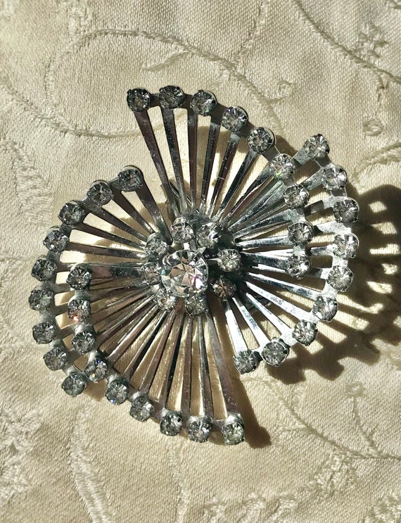 Vintage Coro Starburst Brooch-Rhinestones-Silver … - image 5