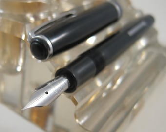 Restored Vintage Esterbrook SJ Fountain Pen: Black, Fine Nib (1950s)