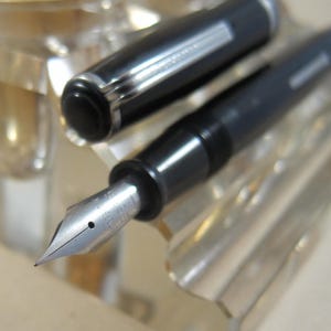 Restored Esterbrook &quot;J&quot; Fountain Pen Black w/ NOS 2556 Firm Fine Nib Vintage 1950&#39;s