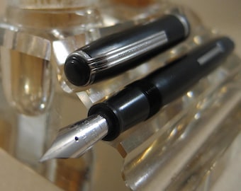Restored Esterbrook SJ Fountain Pen: Black, 2556 Firm Fine Nib, 1940s Vintage