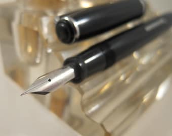 Restored Esterbrook Late Transitional Fountain Pen Black w/ NOS 2550 Firm Extra-fine Nib Vintage 1940's