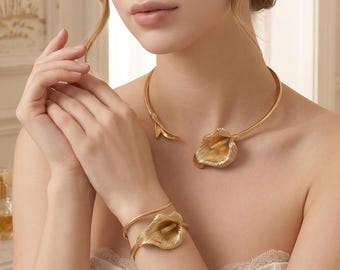 Gouden Calla Lelie Sieradenset, Botanische Ring met Open Kraag, Opvallende Bloemenset, Verstelbare Sculpturale Bloemensieraden