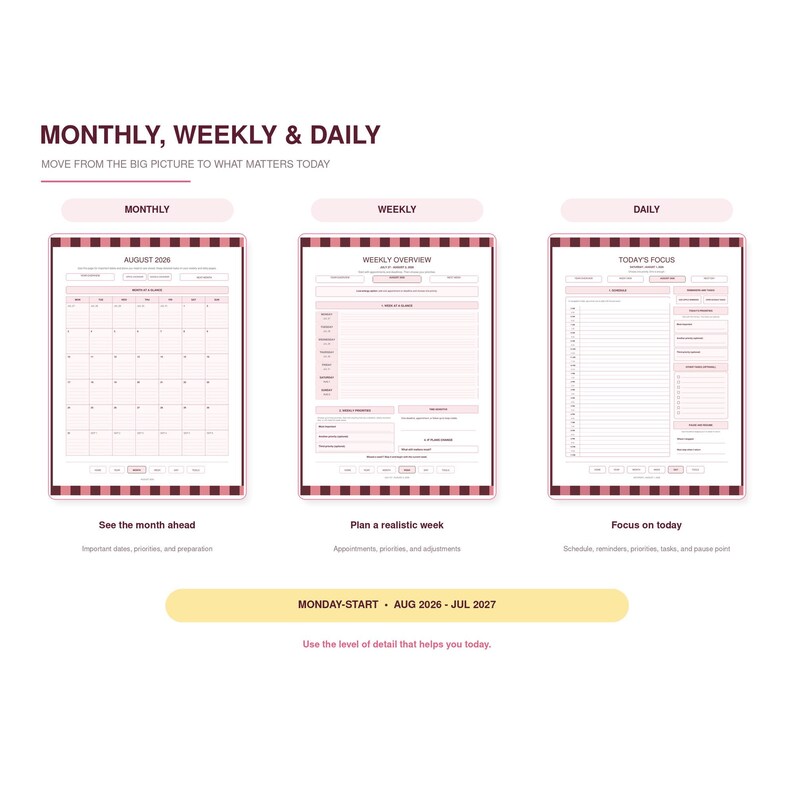 Puede incluir: Un conjunto de planificadores digitales con dise&ntilde;os mensuales, semanales y diarios con un borde a cuadros rosa y rojo oscuro. Las p&aacute;ginas incluyen encabezados como MONTHLY, WEEKLY y DAILY, con texto que indica un rango de agosto de 2026 a julio de 2027.