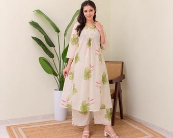 Ivoren Kurta Pant Set met Bloemenprint | Katoenen Co-ord Set met Groene Bloemenprint (Boho Casual Outfit)
