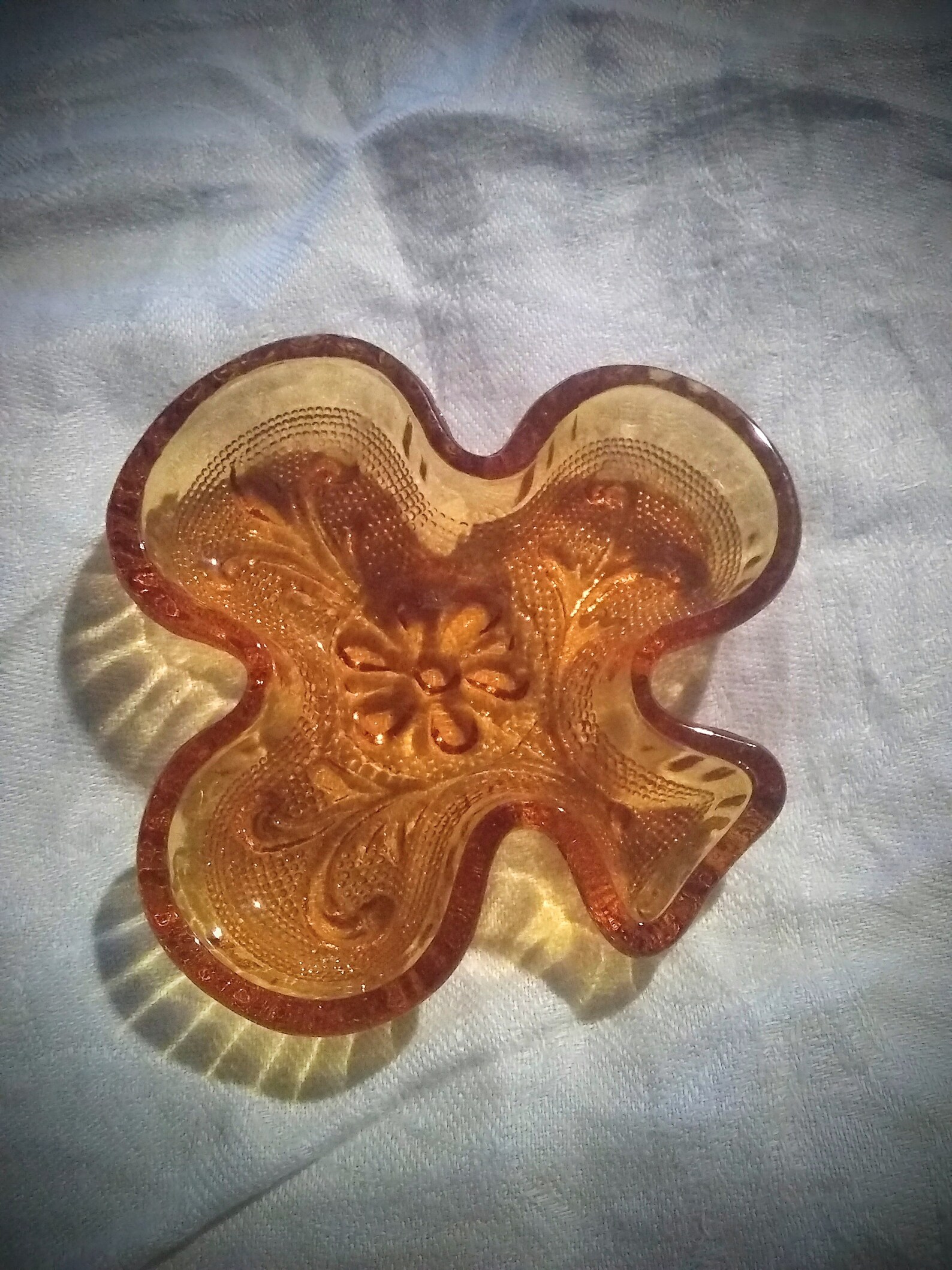 Kitschy Clover Ashtray Mid Century Modern Vintage Amber Etsy