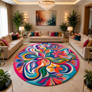 Può includere: Un grande tappeto circolare caratterizzato da un vivace motivo floreale e a vortice multicolore. Il design include tonalità audaci di rosa, blu, arancione, giallo e verde, con texture in rilievo che creano un aspetto dimensionale sul pavimento.