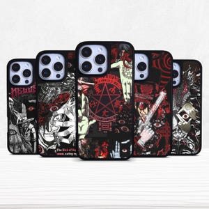 Puede incluir: Cinco fundas negras para smartphone con ilustraciones del anime Hellsing. Los diseños incluyen un pentagrama rojo, un personaje con sombrero de copa sosteniendo un arma y varios ojos. El texto "Hellsing" y "The Bird of Hermes is my name, eating my wings" son visibles.