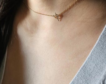 Collar de cadena con cierre de palanca pequeño - Barra en T de cuerda - Cierre giratorio - Plata, oro y negro - Gargantilla - Minimalista y delicado