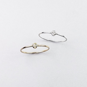 Petite bague tête de mort - tête de mort en argent doré - bague tête de mort moderne - bande d'éternité - crâne minimal - bijoux illusy