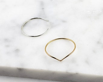 Thin chevron ring - gold silver ring - little peak ring - wave ring - minimal jewelry - dainty ring - illusy