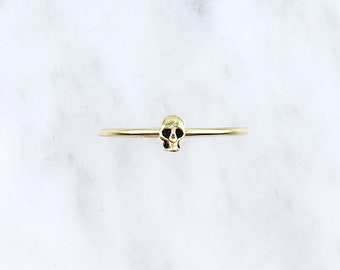 Small gold skull ring - gothic skull - thin ring - minimal statement ring - dainty skull illusy