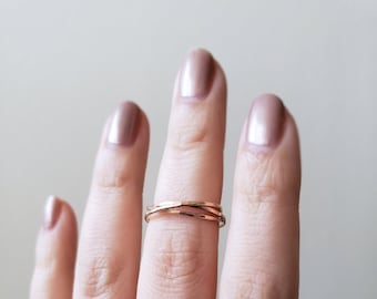 Thin interlocked ring - Spinner rings fidget ring - hammered ring - skinny ring - stack ring - dainty