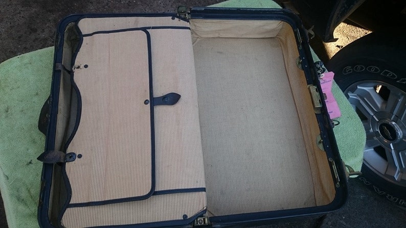 Vintage original Gladstone leather suitcase