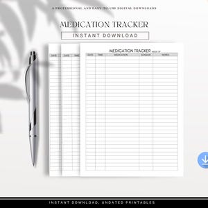 Op de afbeelding: Een digitale medicatietracker om af te drukken met kolommen voor datum, tijd, medicatie, dosering en notities. Het document bevat de tekst Medication Tracker en Week Of. Een zilveren pen staat links van de gestapelde pagina's.