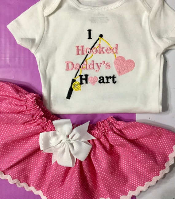 Father's Day Girls Clothing, Baby Girl Fishing Saying Outfit in Honor of  Daddy, Hooked on Daddy Complete Outfit,baby Girl Shower Gifts 
