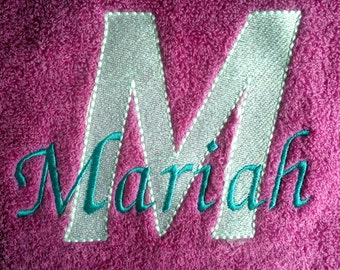 Personalized Bath Towel, Personalized Gifts, Monogram bath towels, graduation gifts, Bath towels, Personalized gifts