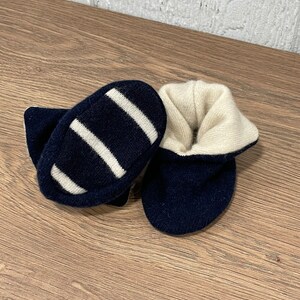 Navy blue and cream Cashmere slippers, PEAPOD baby booties, soft slippers, double thick 100% cashmere, size 3-9 months