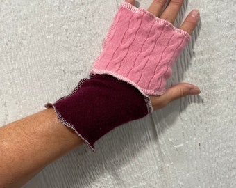 Light pink cable and burgundy SHORTIES,  cashmere wrist warmers, 100 percent cashmere, arm warmers, 7.5 inch, reversible