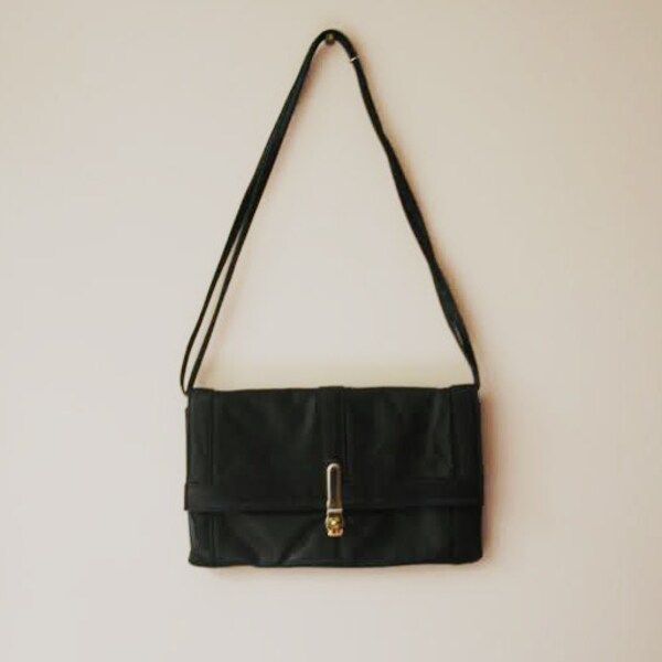 Vintage Black Leather Purse/Vintage Clutch/Vintage Shoulder Bag/Elegant Leather Bag/Black Leather Bag/1970's Style