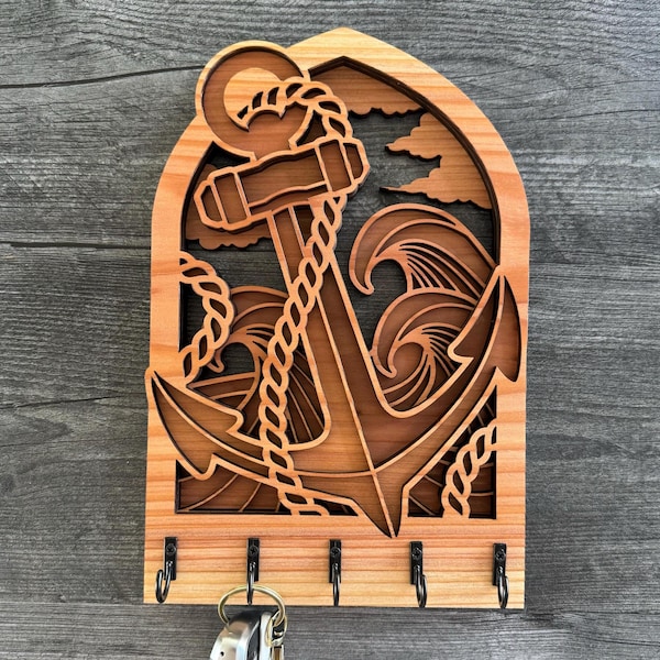 Handgemaakte Redwood-sleutelhanger met anker | Geborgen houten muurhanger met 5 haken | Rustiek nautisch decor voor sleutels, kettingen en pannenlappen