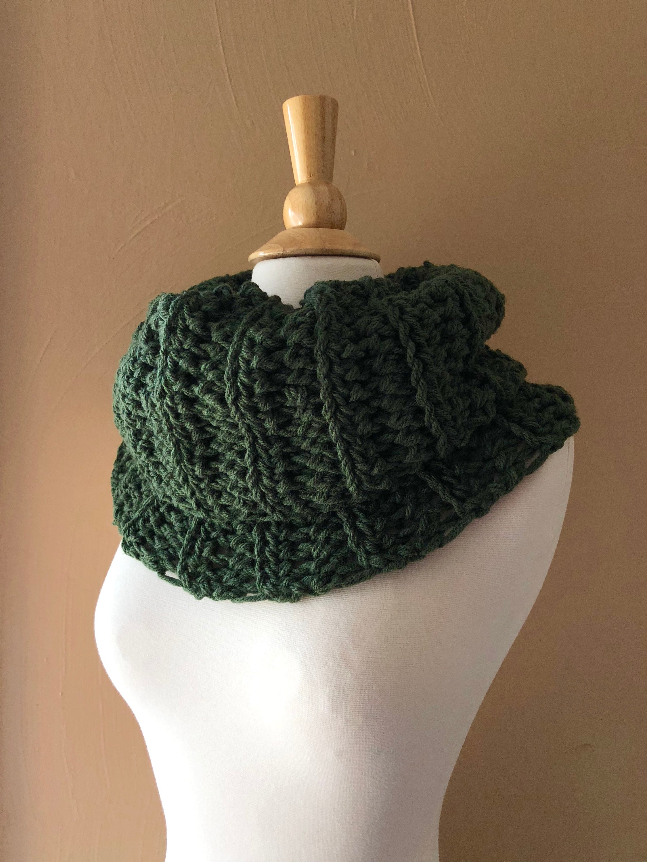 30 Outlander Crochet Patterns for Shawls, Wraps, Capelets, and Cozy Accessories 13 The Sassenach Cowl Crochet Pattern