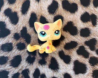 Littlest Pet Shop Cat #1231 | Authentic LPS Figure | Collectible Toy | Green Eyes & Floral Design