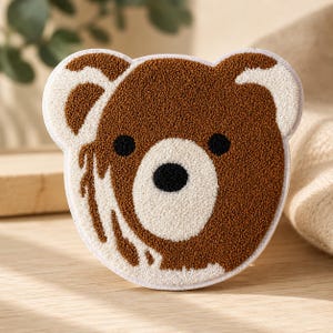 Geborduurd teddybeer-patch van chenille, schattige dierenapplicatie om op te strijken.