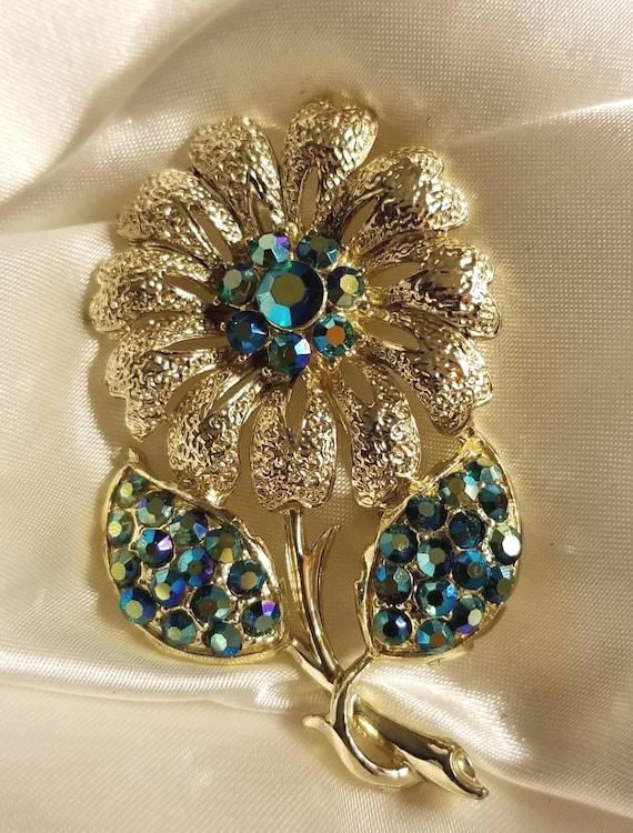 Beautiful Blue Rhinestone Flower - image 1