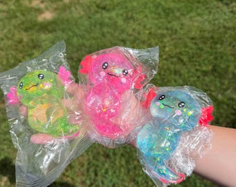 Axolotl pailleté Squishy | Couleur surprise aléatoire | Jouet anti-stress sensoriel | Jouet anti-stress pailleté | Objet de collection kawaii