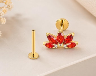 Pendiente labret de flor de loto de 16G, joyería para piercing de cartílago con parte trasera plana en tono dorado