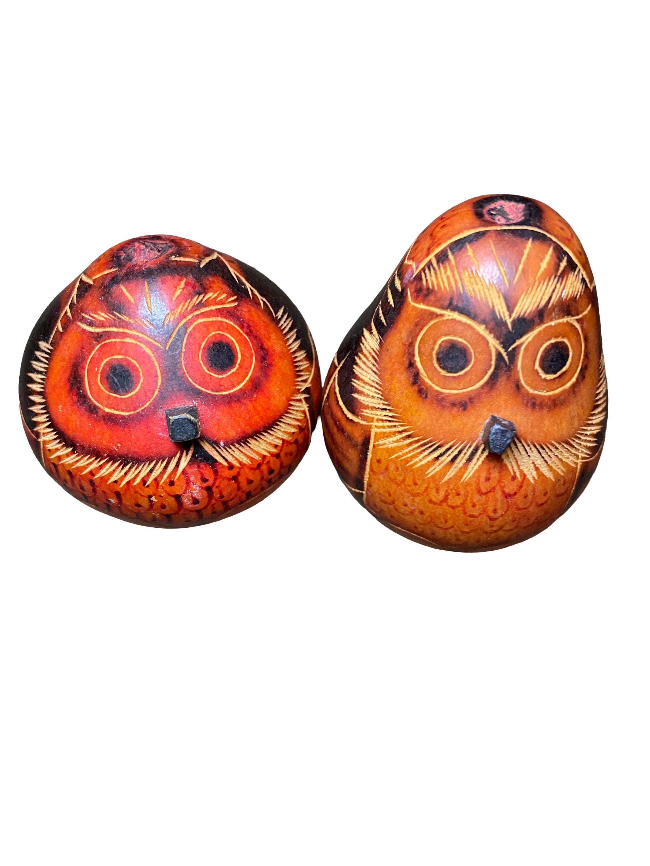 Vintage Peruvian Hand Carved Gourd Owl Figures Pair &ndash; Folk Art Decor