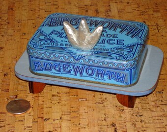 Small box made from a vintage Edgeworth tin.