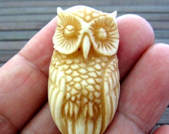 Hand Carved OWL, Antique looked Buffalo bone, Jewelry making Supplies B2593