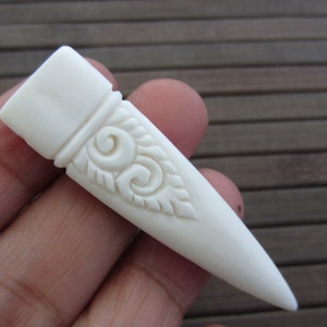 Excellent  Hand Carved Engraved Tusk, Buffalo Bone Carving, Pendant, Side-Drilled, Supplies for jewelry B5389