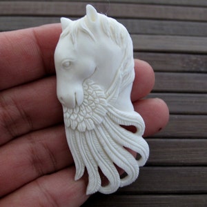 Hand carved horse in buffalo bone, Jewelry Supplies B6188 image 1