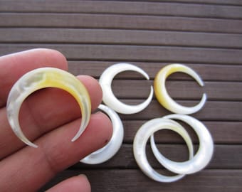 27 mm Double Horn Crescent, Yellow  Mother of Pearl, NOT Drilled, Jewelry making supplies B5511