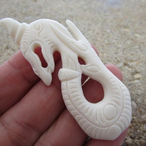 LOWER PRICE Gorgeous Hand carved Balinesse  Stylish  Snake carved bone pendant, Focal component, Jewelry making Supplies B3368