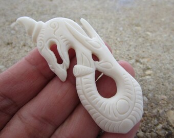 Gorgeous Hand carved Balinesse  Stylish  Snake carved bone pendant, Focal component, Jewelry making Supplies B3368