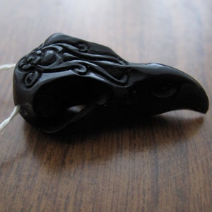 Gorgeous  detailed Raven skull ,DRILLED, Carved buffalo horn, Jewelry making sUpplies B8510