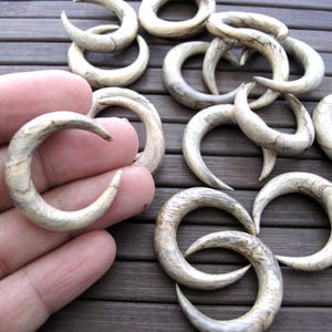 30 mm (1.18 inch) Double Horn Crescent, Tamarind Wood, NOT Drilled, Jewelry making supplies B6081-6 mm thickness