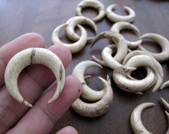 Excellent  30mm (1.18 inch) Double horn Tamarind wood, Crescent, Jewelry making supplies B6079-8 mm thickness