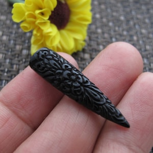 Intricately Carved Tiny Tusk buffalo horn  , UNDRILLED, buffalo horn, Jewelry making Supplies B8052