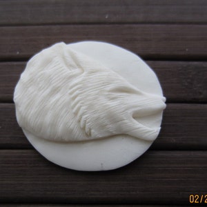 Excellent Hand carve Wolf head , cabochon,totem, Ox bone carving, Jewelry making Supplies,B4069 image 2