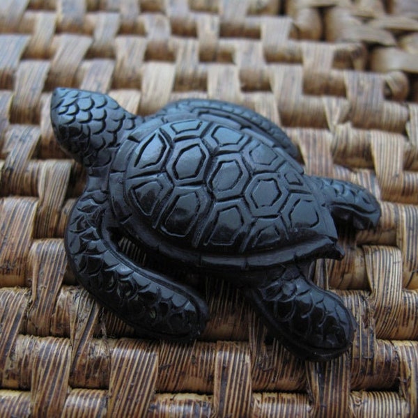 Excellent Hand Carved Turtle, Buffalo horn carving,  Jewelry making supplies B3446