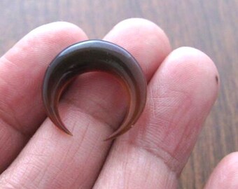 20mm Double Horn Crescent  Buffalo HORN Carving,   Crescent  , Amber color, wholesale,  jewelry Supplies B8034