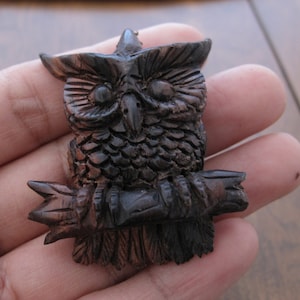 AAA  carved owl from sono wood , pendant, Side drill,  Focal component, Jewelry making Supplies B6466