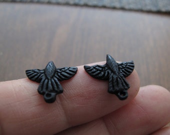 Par de pequeñas cuentas de cuervo talladas a mano, 14 mm x 14 mm, talla de cuerno de búfalo, adecuadas para pendientes o colgantes, artículo B8658