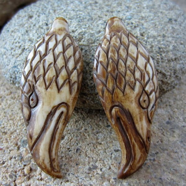 2 piece Hand Carved  Eagle Head, Bone Bead, Antiqued Carved Bone, Jewelry Supplies B3400