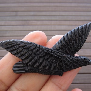 Balibagus, Excellent carving Flying raven, Buffalo horn  bone carving  Jewelry making Supplies B4785